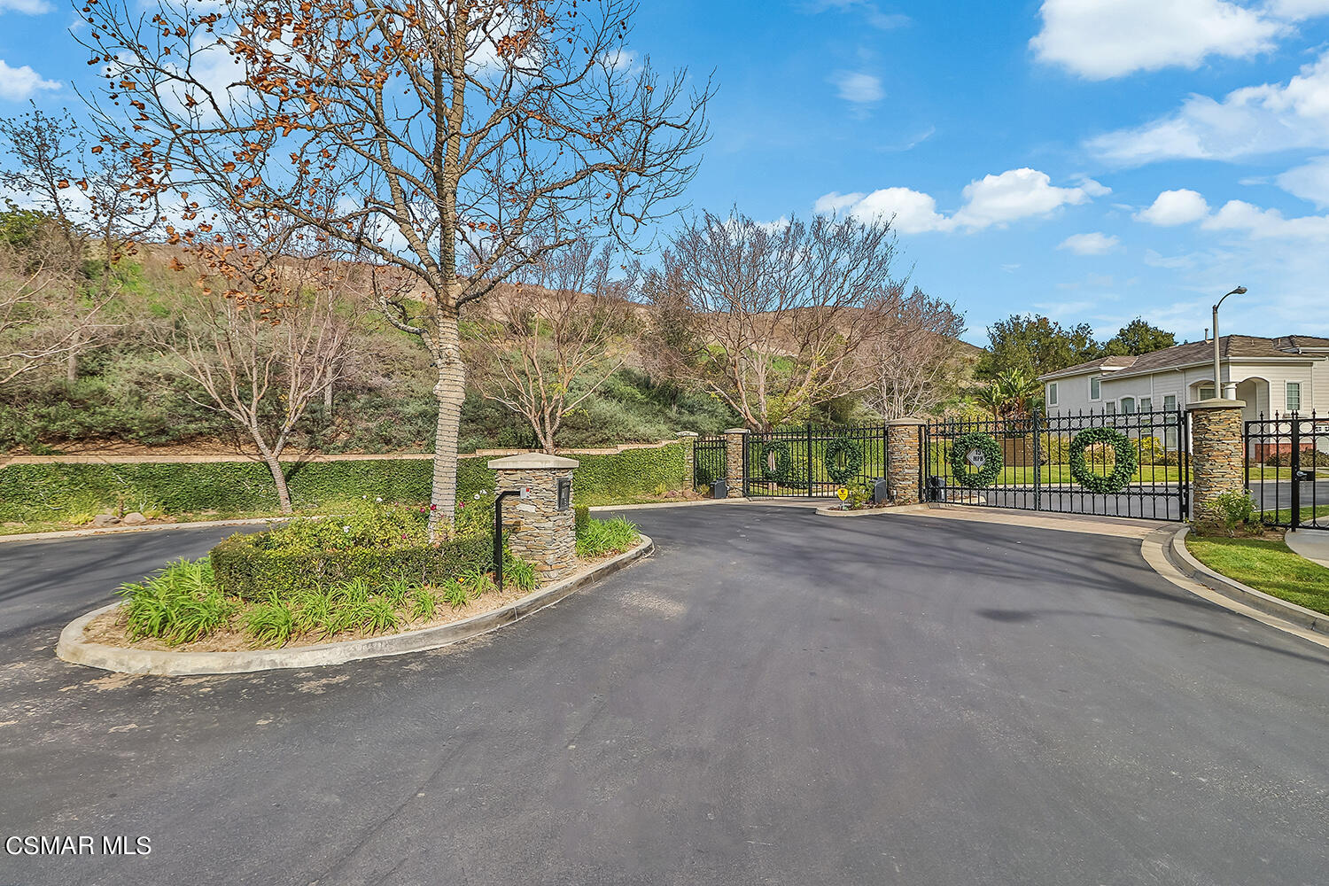 2875 Limestone Drive Thousand Oaks, CA 91362 - Photo 3 of 41 aFront2