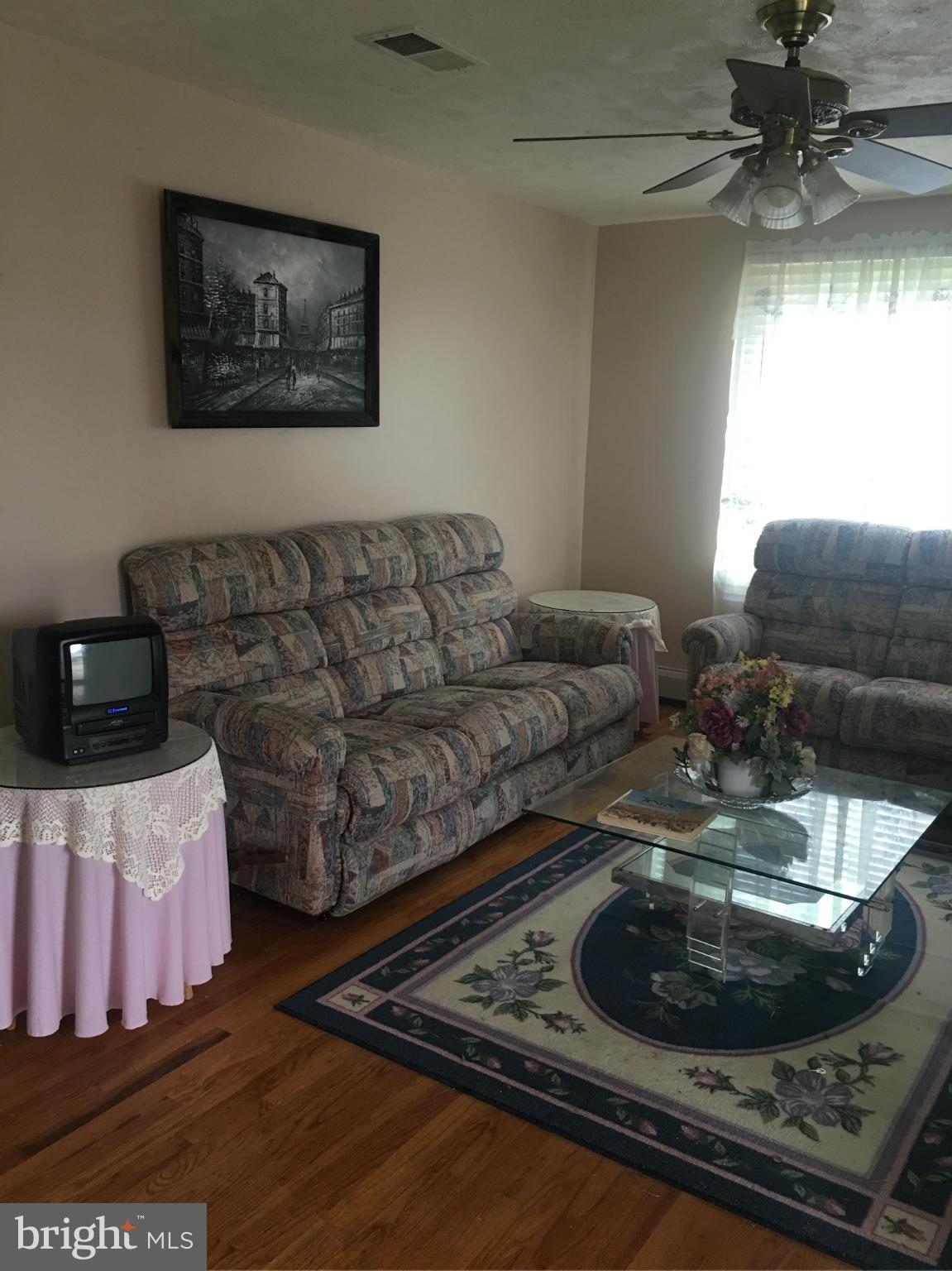 8201 Watersedge Road Baltimore, MD 21222 - Photo 7 of 16 Living Room