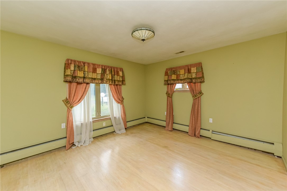 907 Pixley Road Gates, NY 14624 - Photo 20 of 33 Gallery Image 20