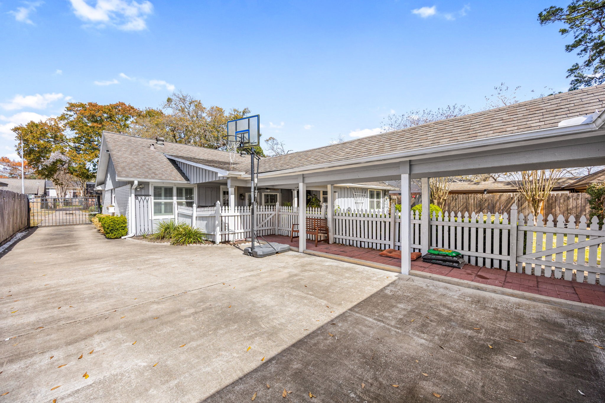 4819 Chantilly Lane Houston, TX 77092 - Photo 32 of 38