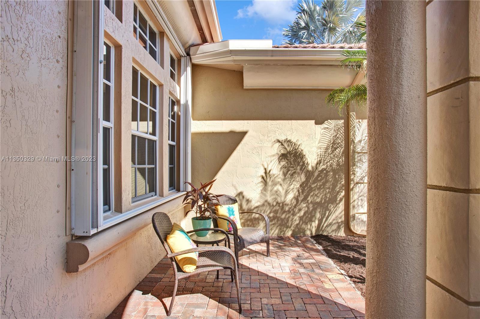 3060 Southwest 195th Terrace Miramar, FL 33029 - Photo 7 of 76 a view of entryway and hall