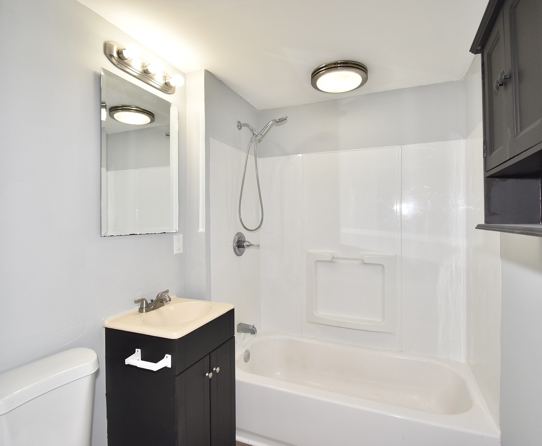 66 Curve Street Springfield, MA 01104 - Photo 15 of 25 Gallery Image 15