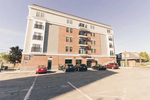 $1,995 | 10 4th Street, Unit 502, Dover, NH 03820