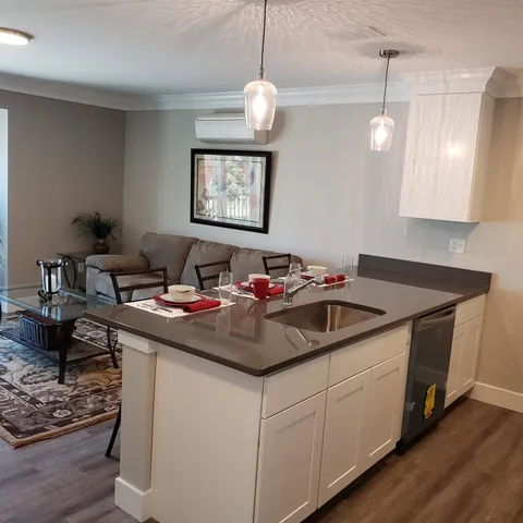 $1,995 | 10 4th Street, Unit 502, Dover, NH 03820