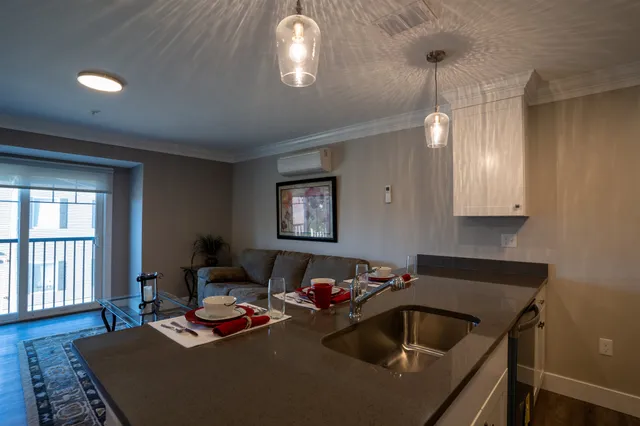 $1,995 | 10 4th Street, Unit 502, Dover, NH 03820