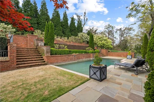 $1,795,000 | 315 East Line Street, Calhoun, GA 30701
