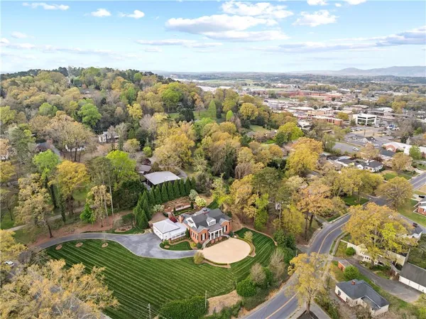 $1,795,000 | 315 East Line Street, Calhoun, GA 30701