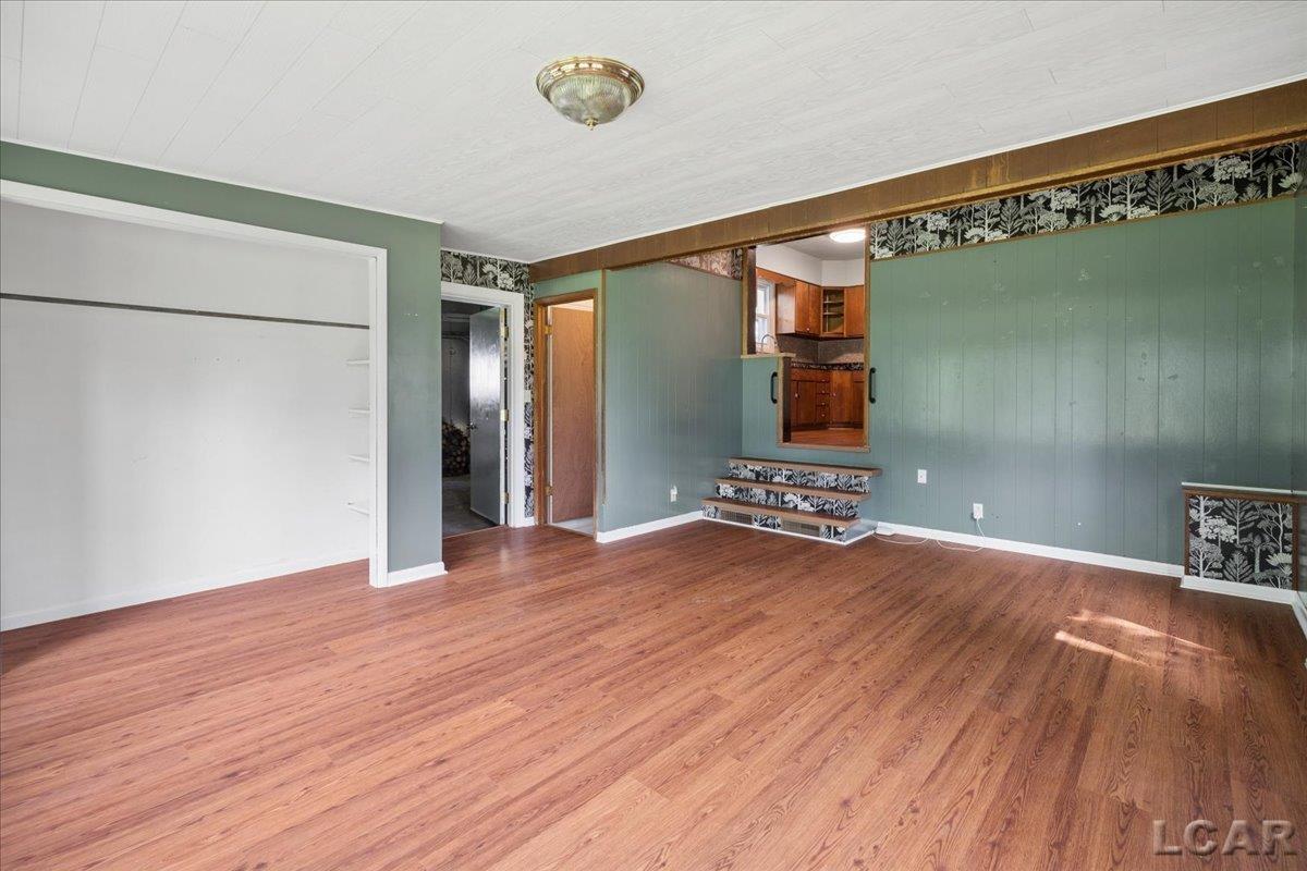 1237 Vine Street Adrian, MI 49221 - Photo 7 of 24 50213282-645e71c9-2db2-43f5-bccc-cf42c78d5f93.JPG