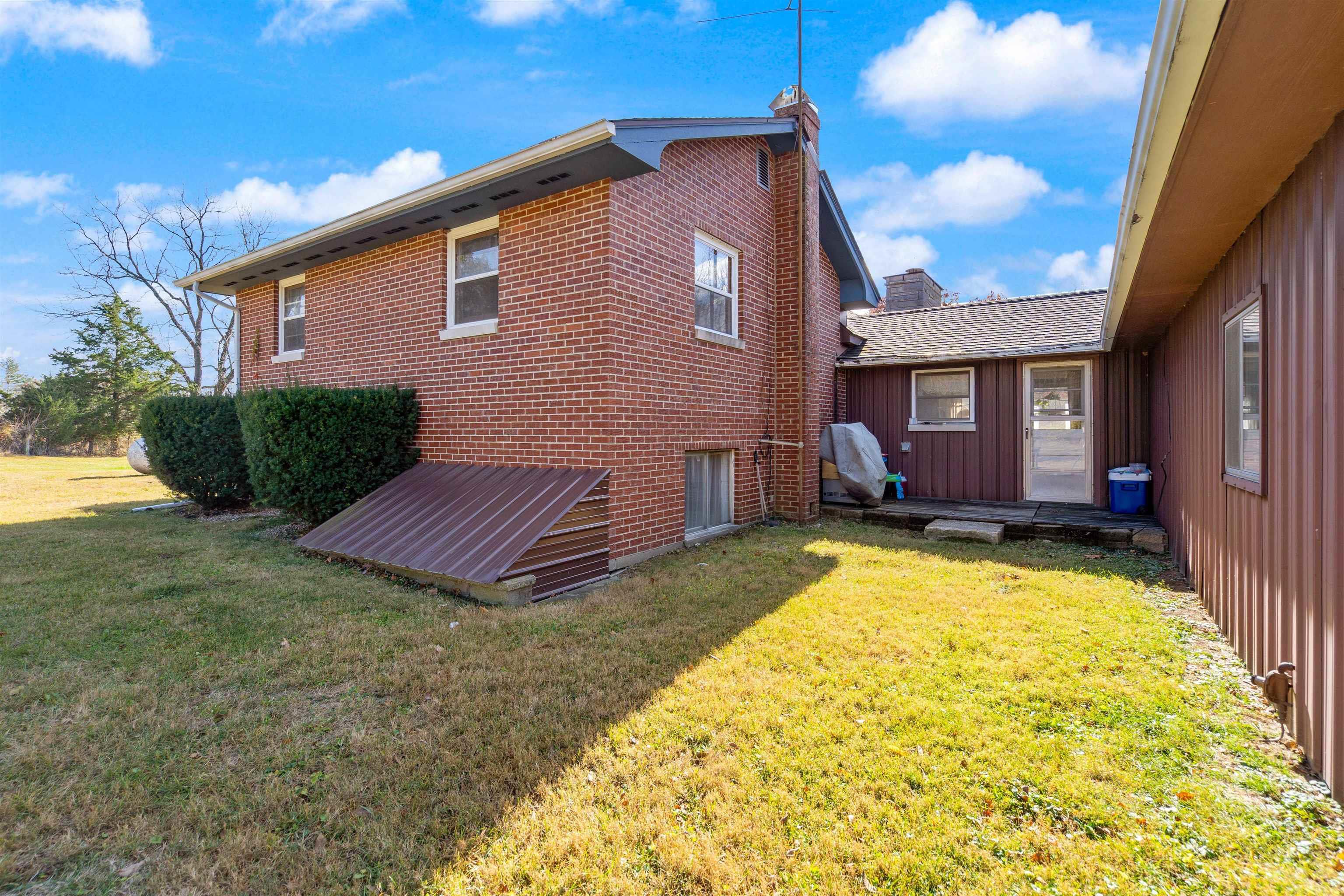 5240 West Woodyard Road Bloomington, IN 47404 - Photo 5 of 29