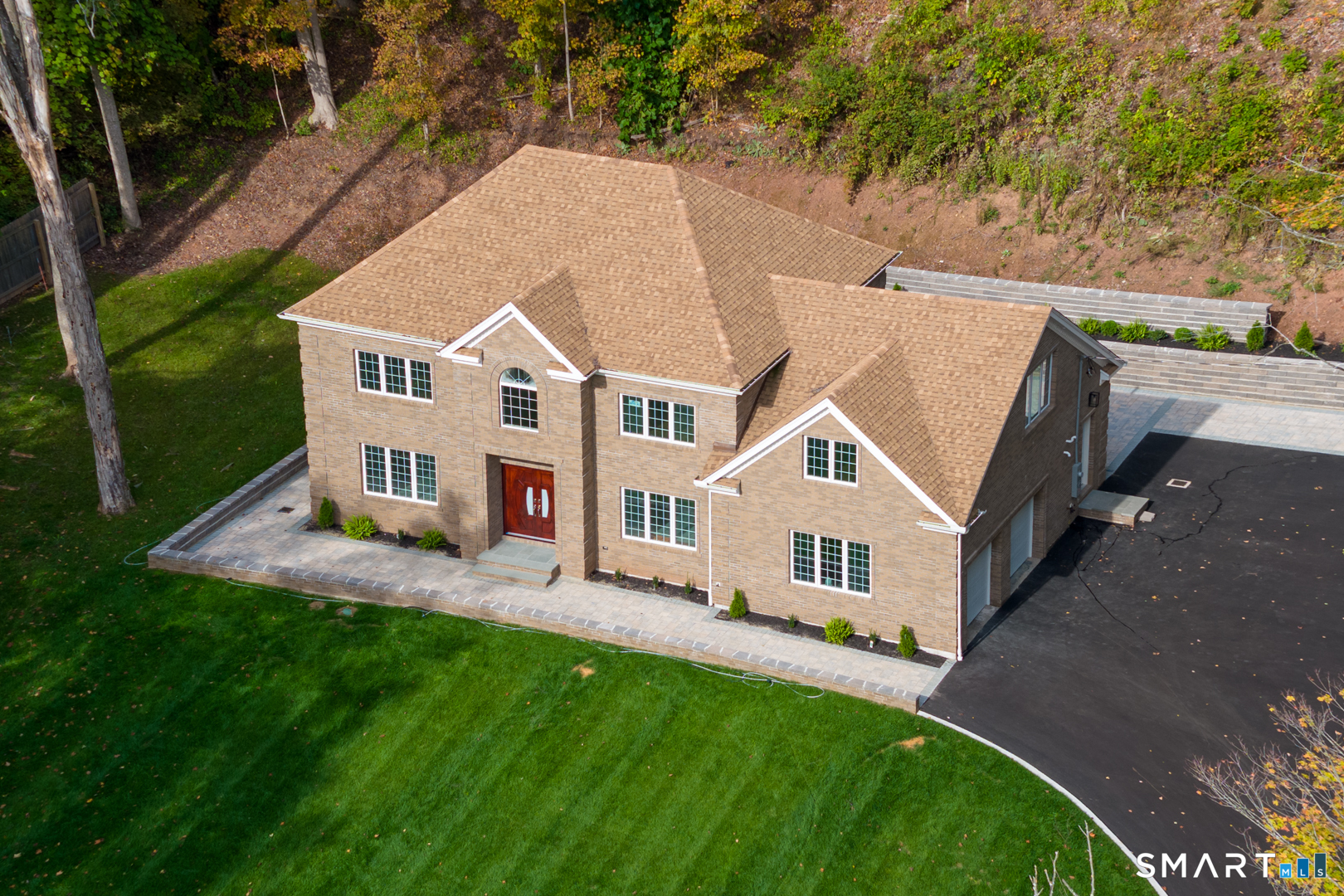 171 Oregon Road Meriden, CT 06451 - Photo 2 of 38