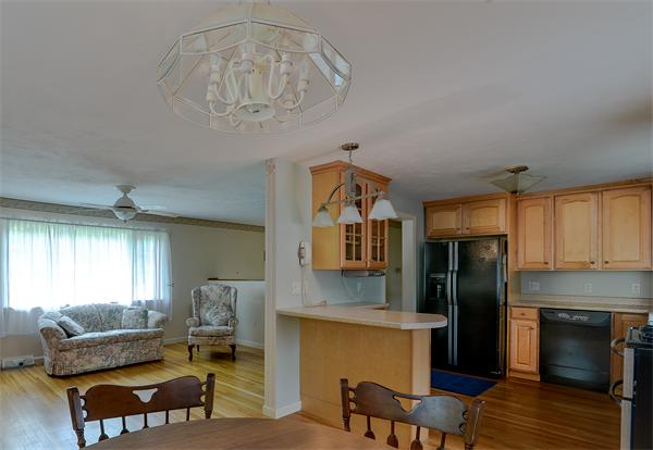 32 Pinecrest Road Holliston, MA 01746 - Photo 5 of 22 Gallery Image 5