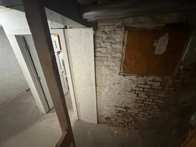 $300,000 | 2106 Elliot Avenue, Minneapolis, MN 55404