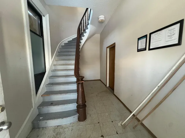 $300,000 | 2106 Elliot Avenue, Minneapolis, MN 55404