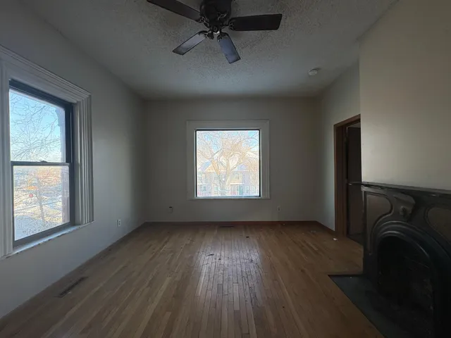 $300,000 | 2106 Elliot Avenue, Minneapolis, MN 55404