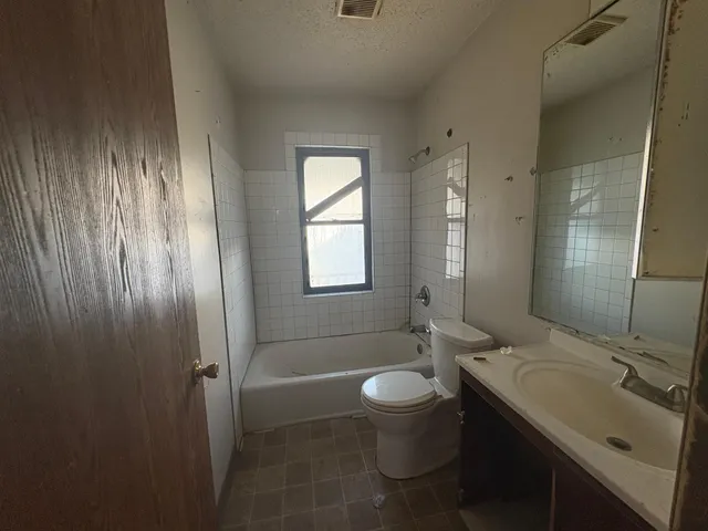 $300,000 | 2106 Elliot Avenue, Minneapolis, MN 55404