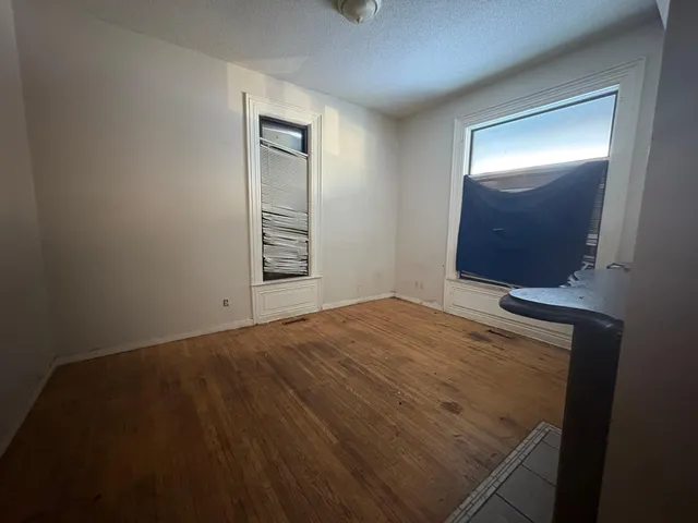 $300,000 | 2106 Elliot Avenue, Minneapolis, MN 55404