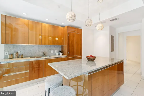 $1,685,000 | 1881 North Nash Street, Unit 302, Arlington, VA 22209