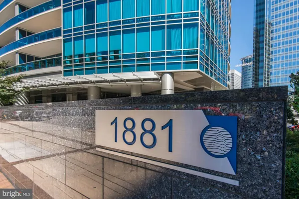 $1,685,000 | 1881 North Nash Street, Unit 302, Arlington, VA 22209