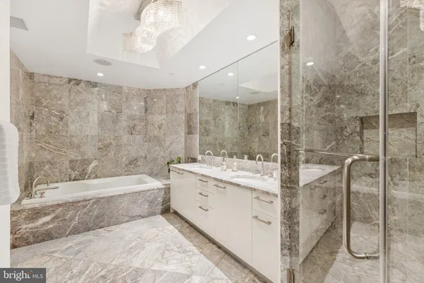 $1,685,000 | 1881 North Nash Street, Unit 302, Arlington, VA 22209