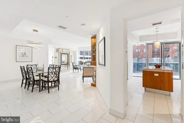 $1,685,000 | 1881 North Nash Street, Unit 302, Arlington, VA 22209