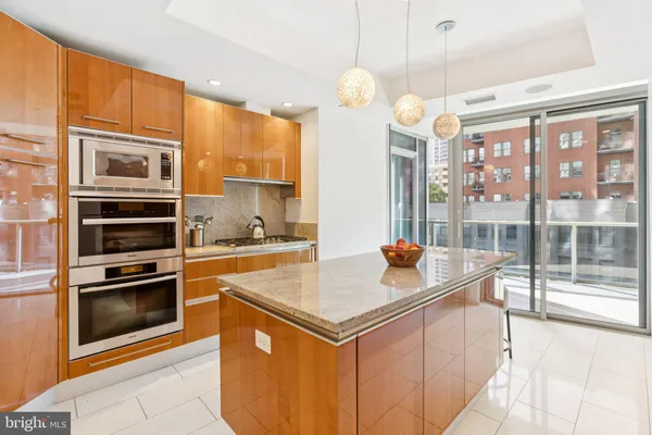 $1,685,000 | 1881 North Nash Street, Unit 302, Arlington, VA 22209