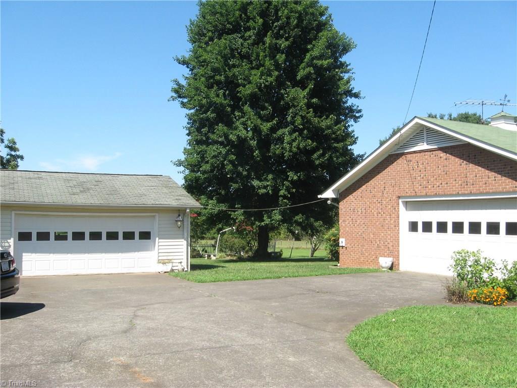 3225 High Point Road Winston-Salem, NC 27107 - Photo 3 of 22 Gallery Image 3