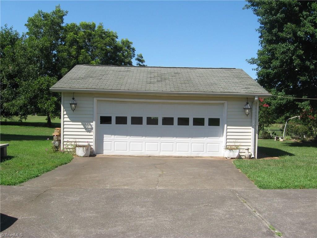 3225 High Point Road Winston-Salem, NC 27107 - Photo 4 of 22 Gallery Image 4
