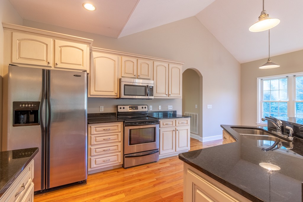 701 Barnes Road Seneca, SC 29672 - Photo 6 of 19 Gallery Image 6