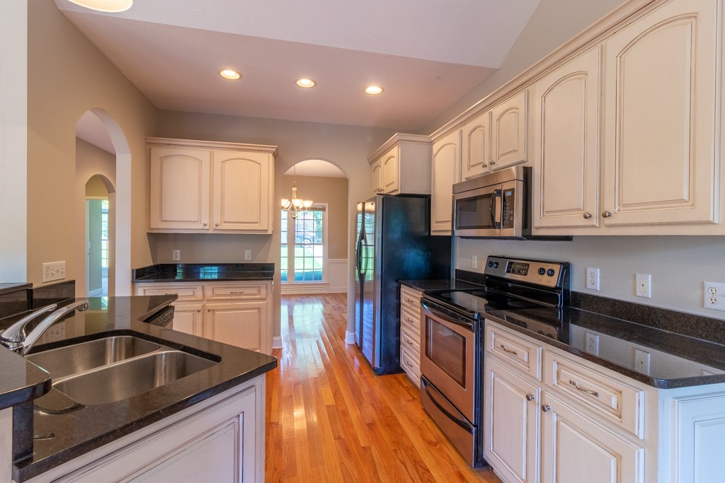 701 Barnes Road Seneca, SC 29672 - Photo 7 of 19 Gallery Image 7