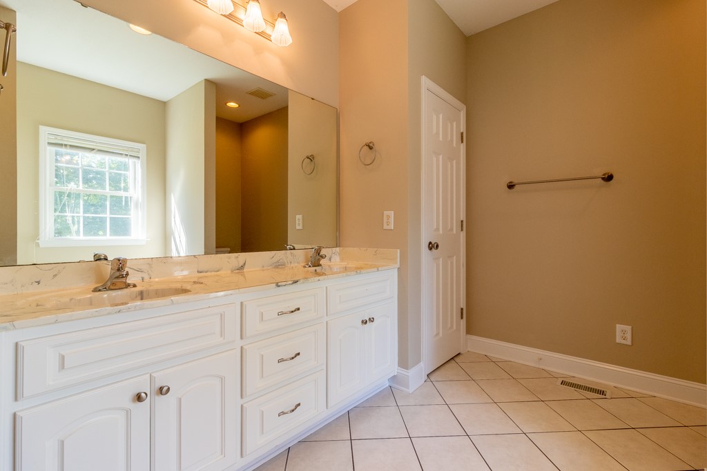 701 Barnes Road Seneca, SC 29672 - Photo 10 of 19 Gallery Image 10