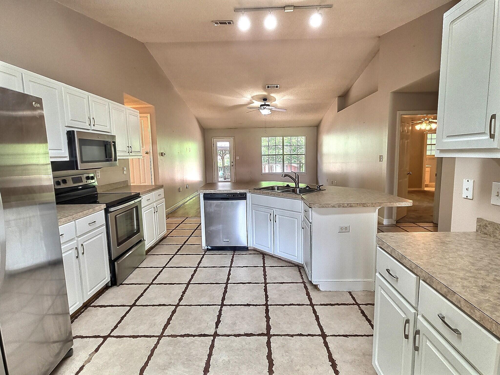 4868 Orlimar Street Crestview, FL 32536 - Photo 10 of 21 4868_Kitchen