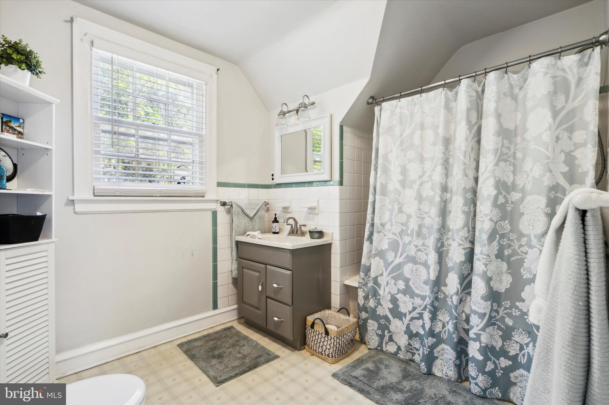 363 Fisher Road Jenkintown, PA 19046 - Photo 25 of 53 4th Bedroom En-Suite