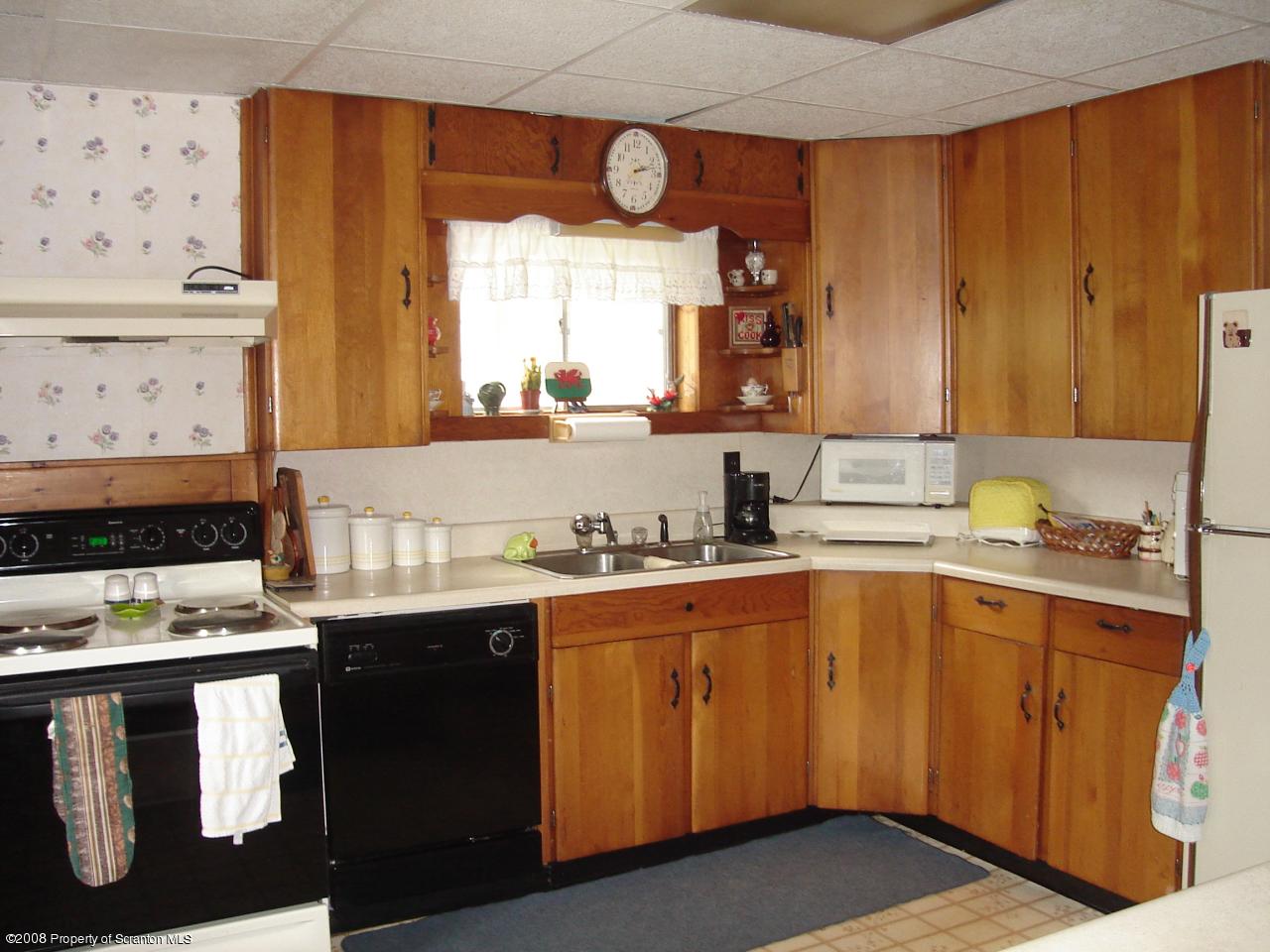 3 Howe Street Nicholson, PA 18446 - Photo 4 of 11 Gallery Image 4