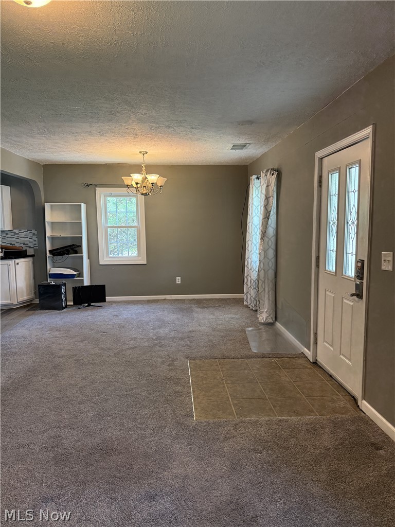 880 East Caston Road Uniontown, OH 44685 - Photo 4 of 34