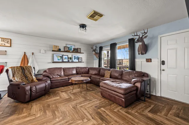 $340,000 | 436 Pompano Street, Bayou Vista, TX 77563