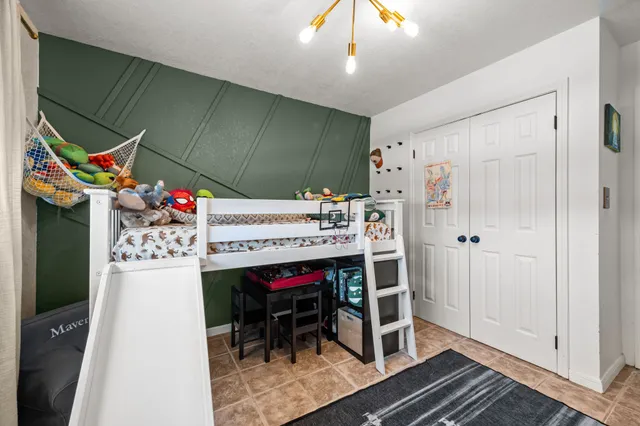 $340,000 | 436 Pompano Street, Bayou Vista, TX 77563