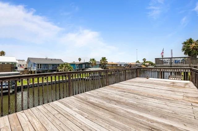 $340,000 | 436 Pompano Street, Bayou Vista, TX 77563