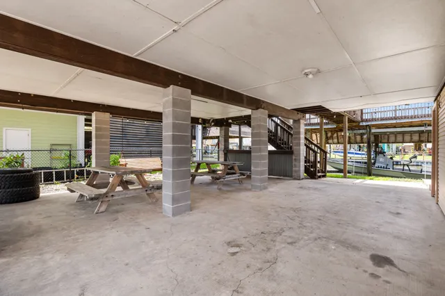 $340,000 | 436 Pompano Street, Bayou Vista, TX 77563