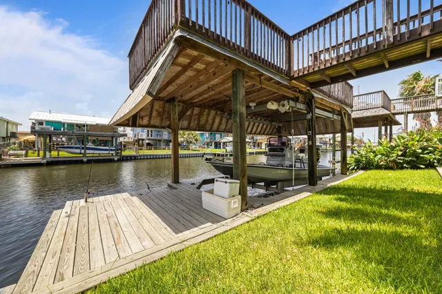 $340,000 | 436 Pompano Street, Bayou Vista, TX 77563