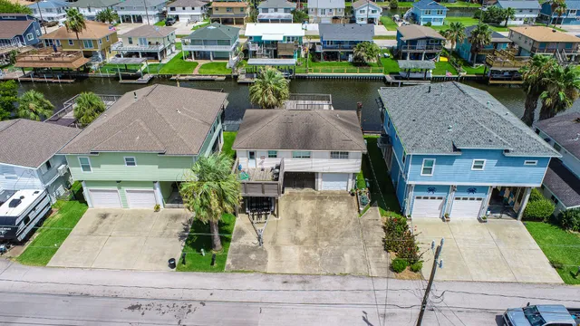 $340,000 | 436 Pompano Street, Bayou Vista, TX 77563