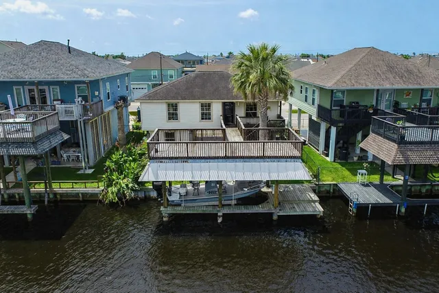 $340,000 | 436 Pompano Street, Bayou Vista, TX 77563