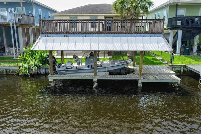 $340,000 | 436 Pompano Street, Bayou Vista, TX 77563