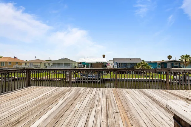 $340,000 | 436 Pompano Street, Bayou Vista, TX 77563