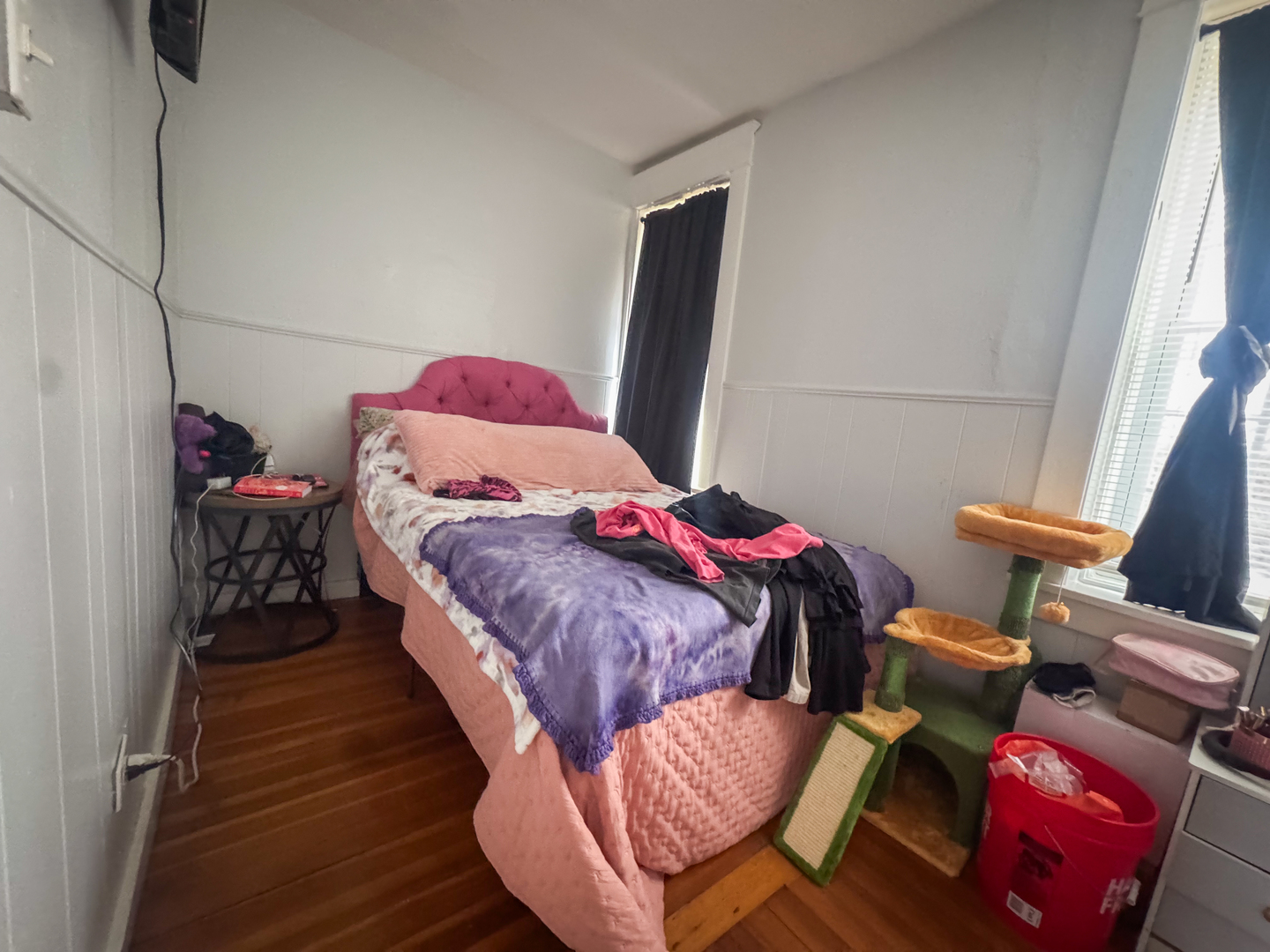 3701 Spring Grove Road Johnsburg, IL 60051 - Photo 17 of 46 a living room with furniture