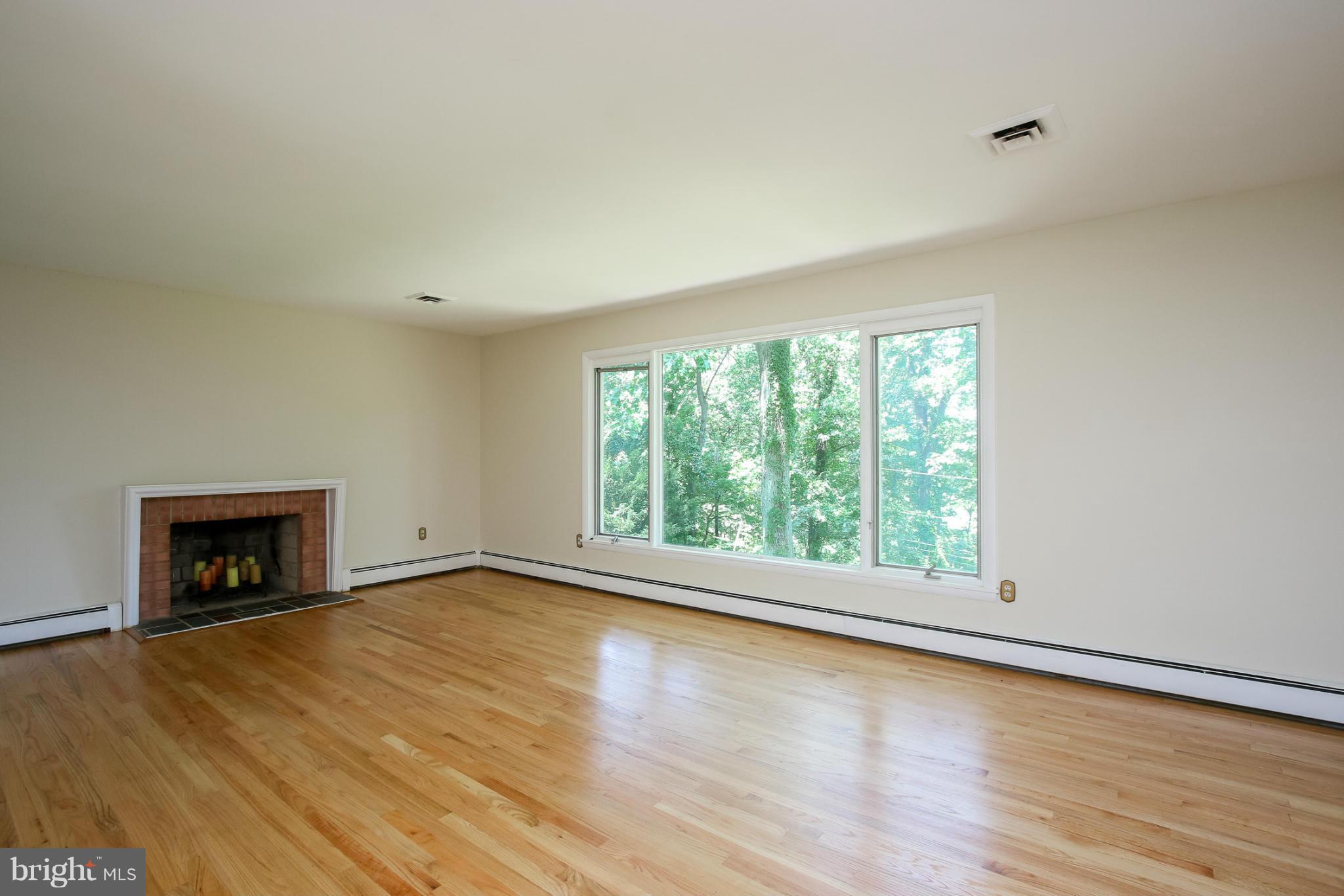 2614 Turf Valley Road Ellicott City, MD 21042 - Photo 5 of 30 Living Room