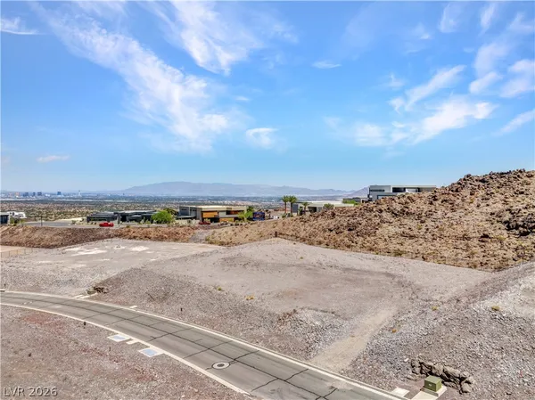 $1,350,000 | 10 Horseshoe Rock Court, Henderson, NV 89012