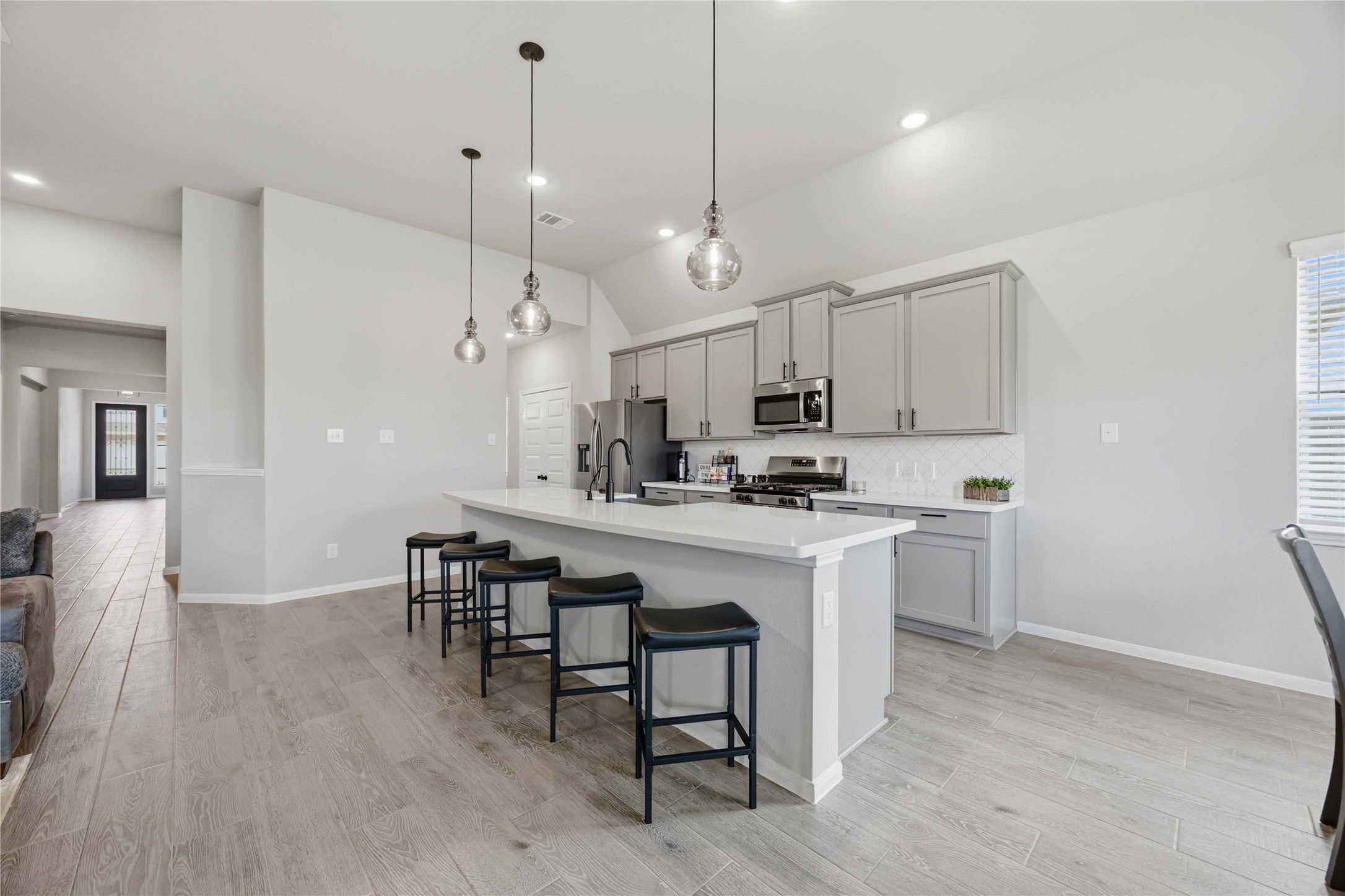 2808 Bisbee Road League City, TX 77573 - Photo 25 of 42 Kitchen w/ Quartz Countertops