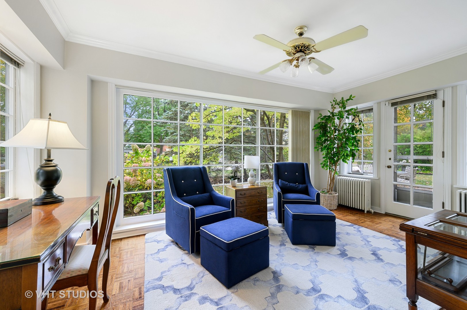 304 Cumnor Road Kenilworth, IL 60043 - Photo 12 of 40 a living room with furniture and a large window