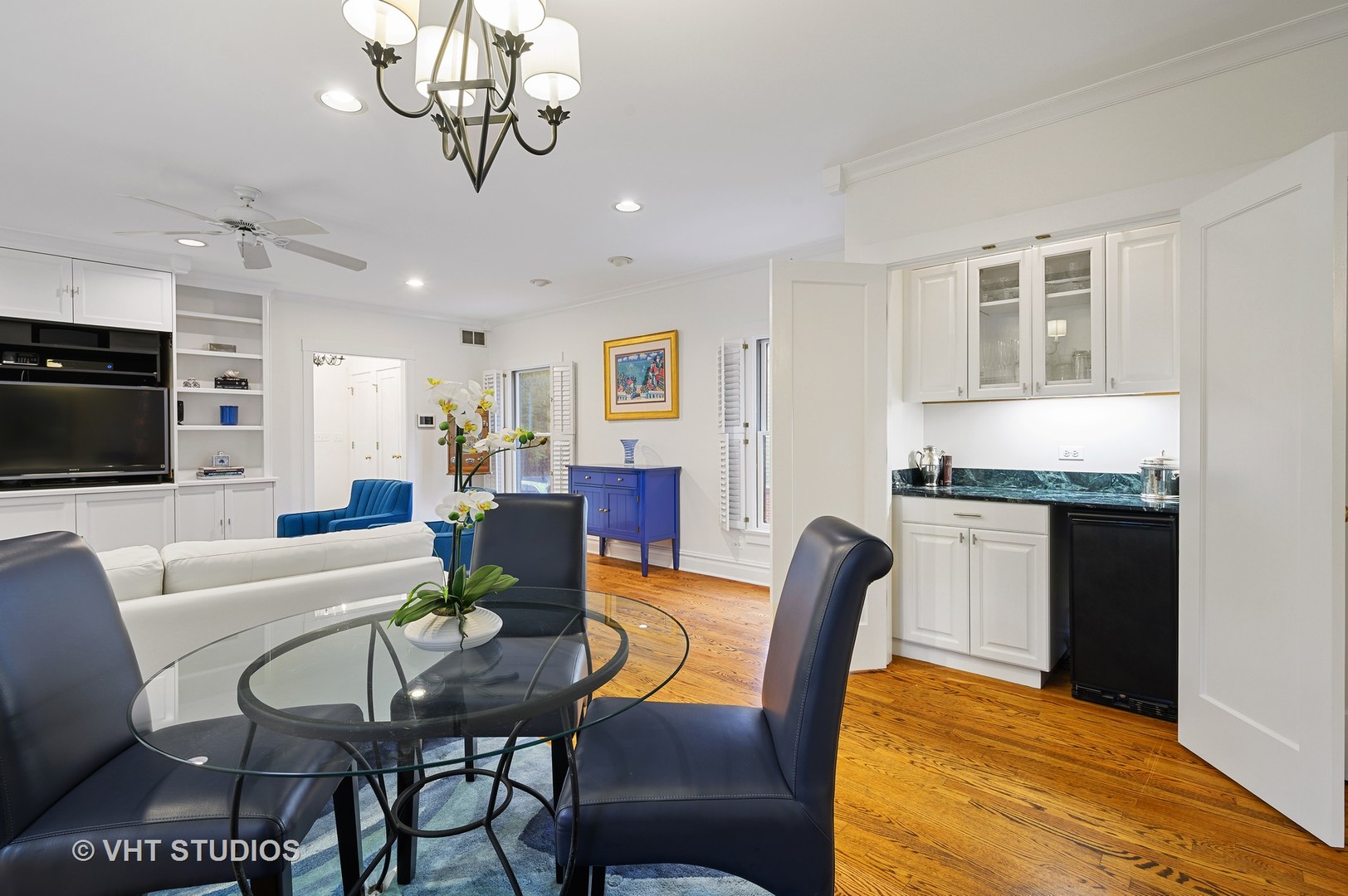 304 Cumnor Road Kenilworth, IL 60043 - Photo 18 of 40 a view of a dining room with furniture