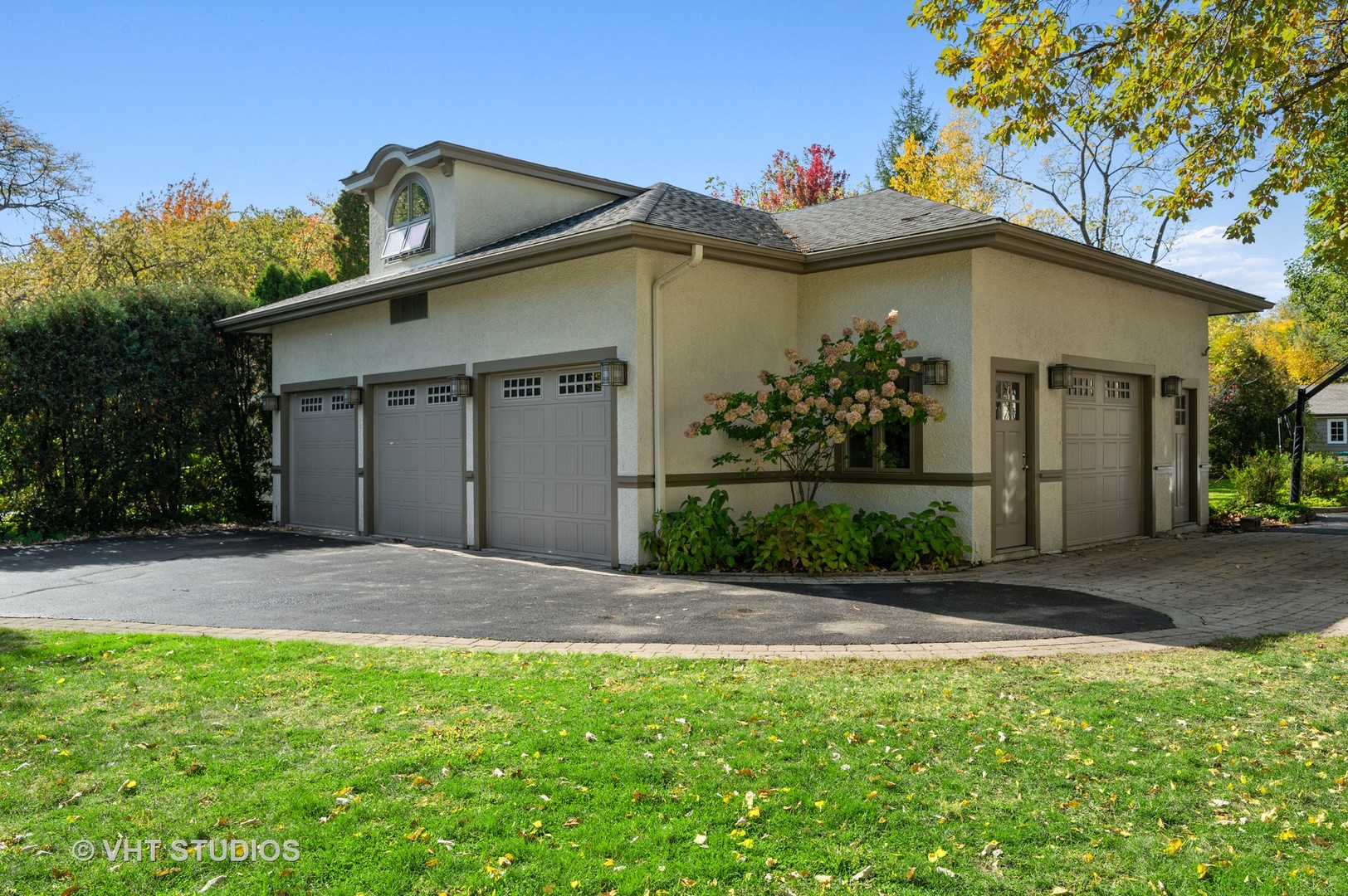 304 Cumnor Road Kenilworth, IL 60043 - Photo 33 of 40 a view of a house with a yard